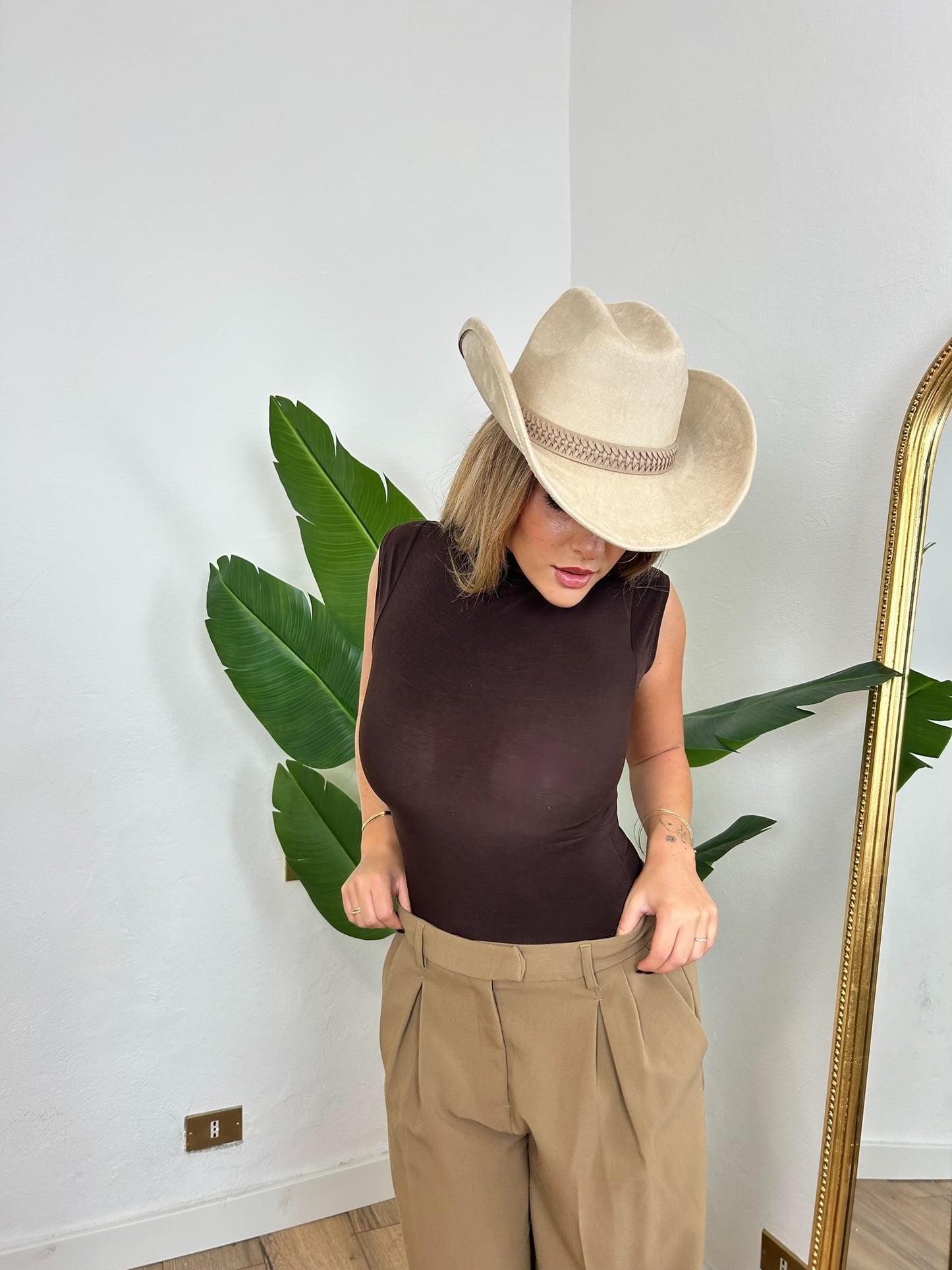 Body slim marrone