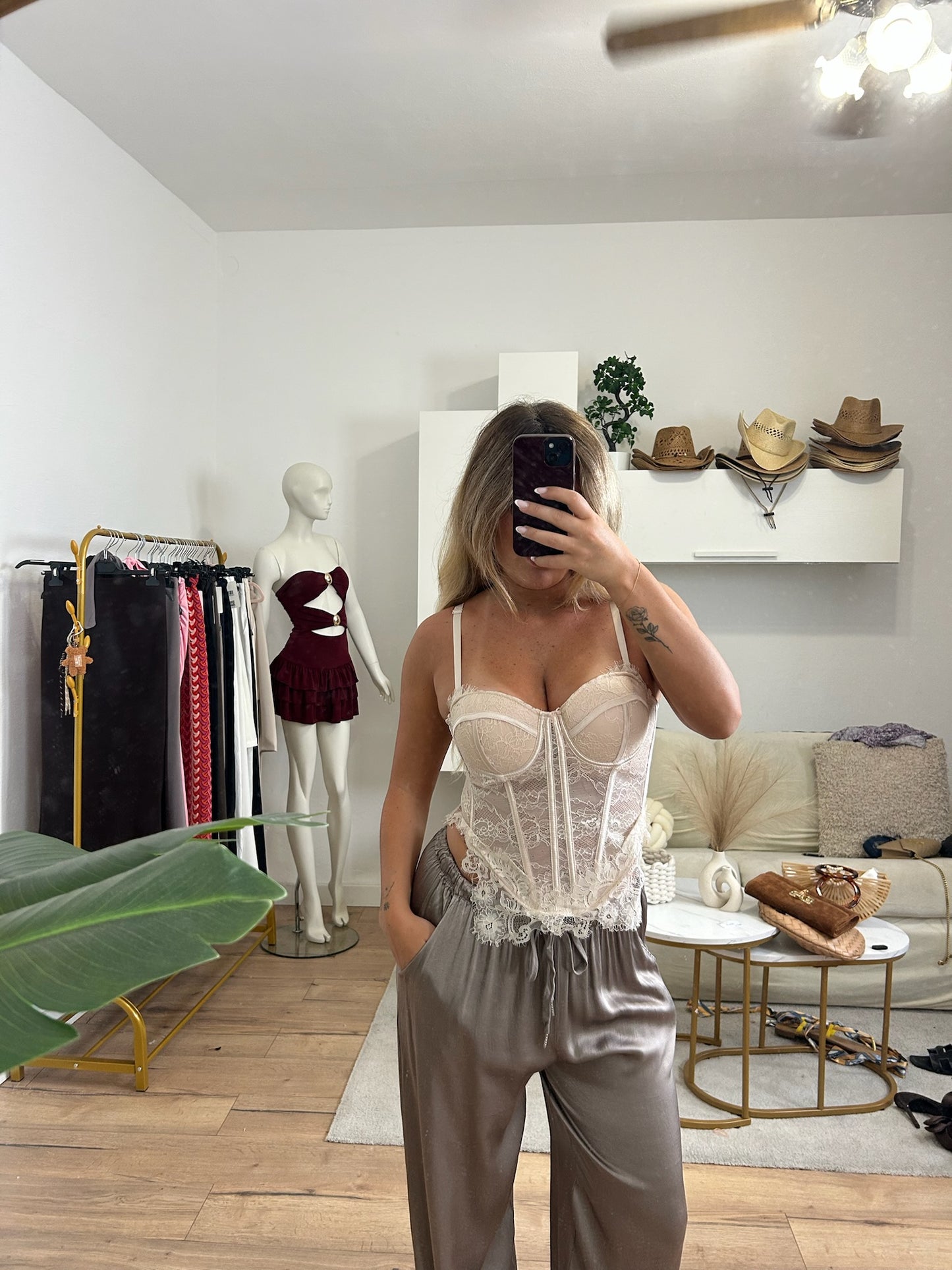 Top Afrodite nude
