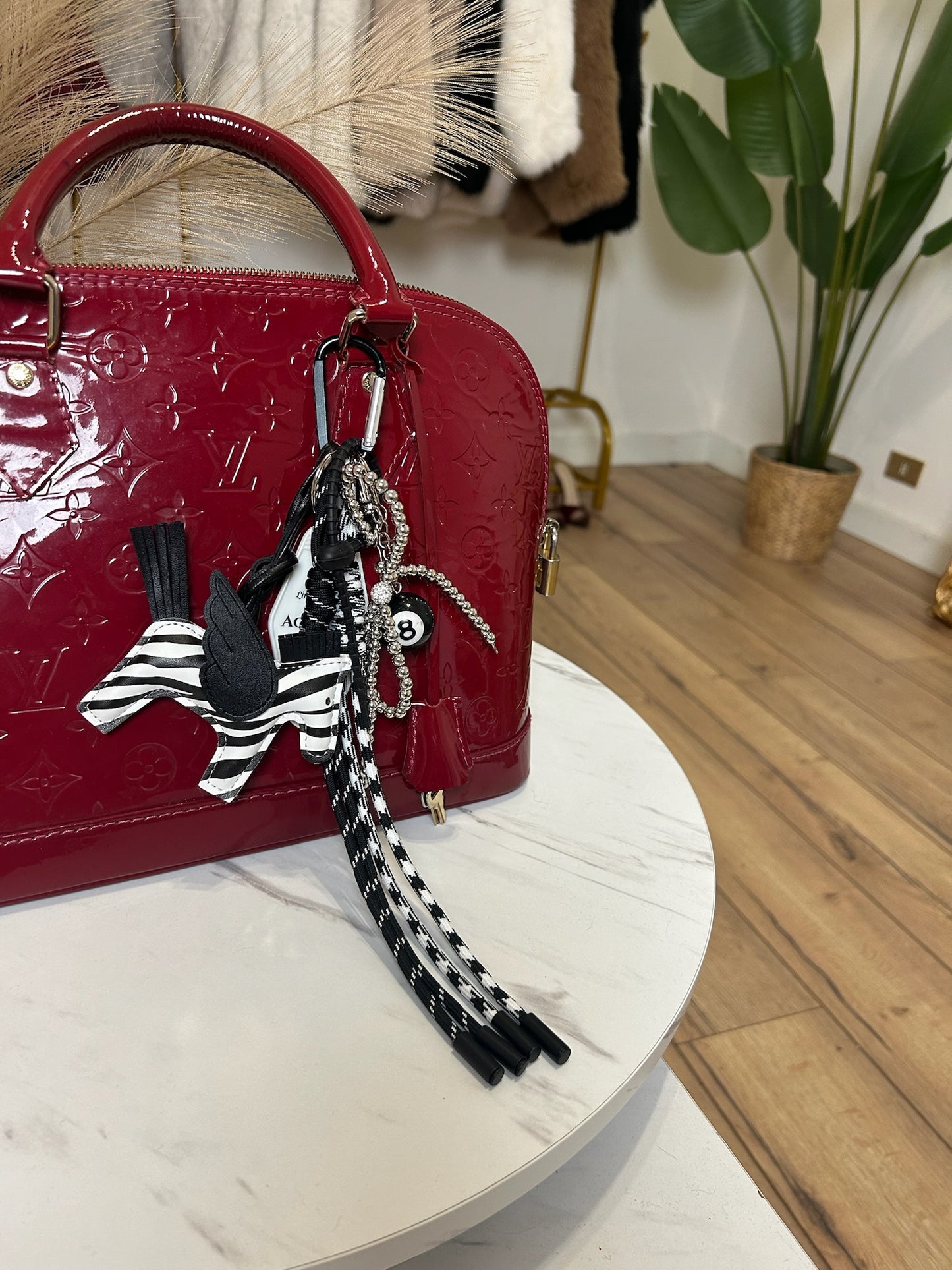 Charm zebrato