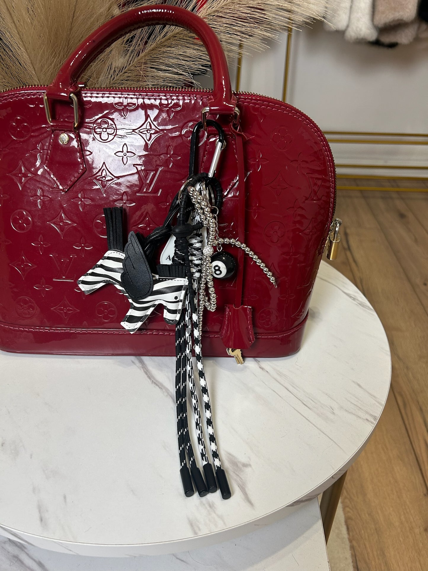 Charm zebrato