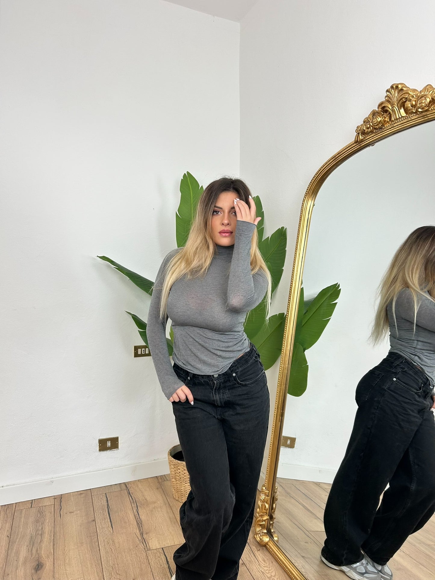 Maglia cashmere collo alto grigia