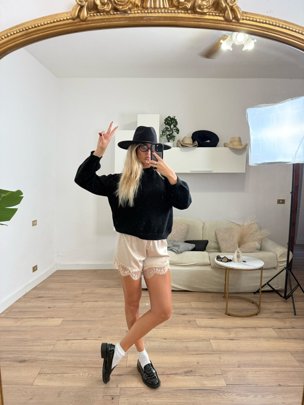 Shorts raso e pizzo beige