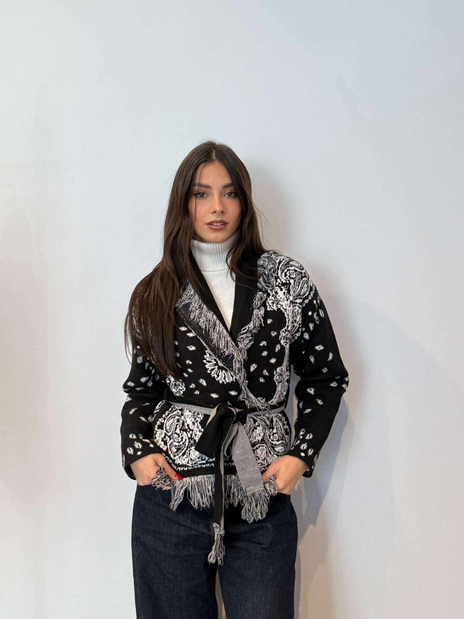 Pre order Cardigan St.Moritz corto nero