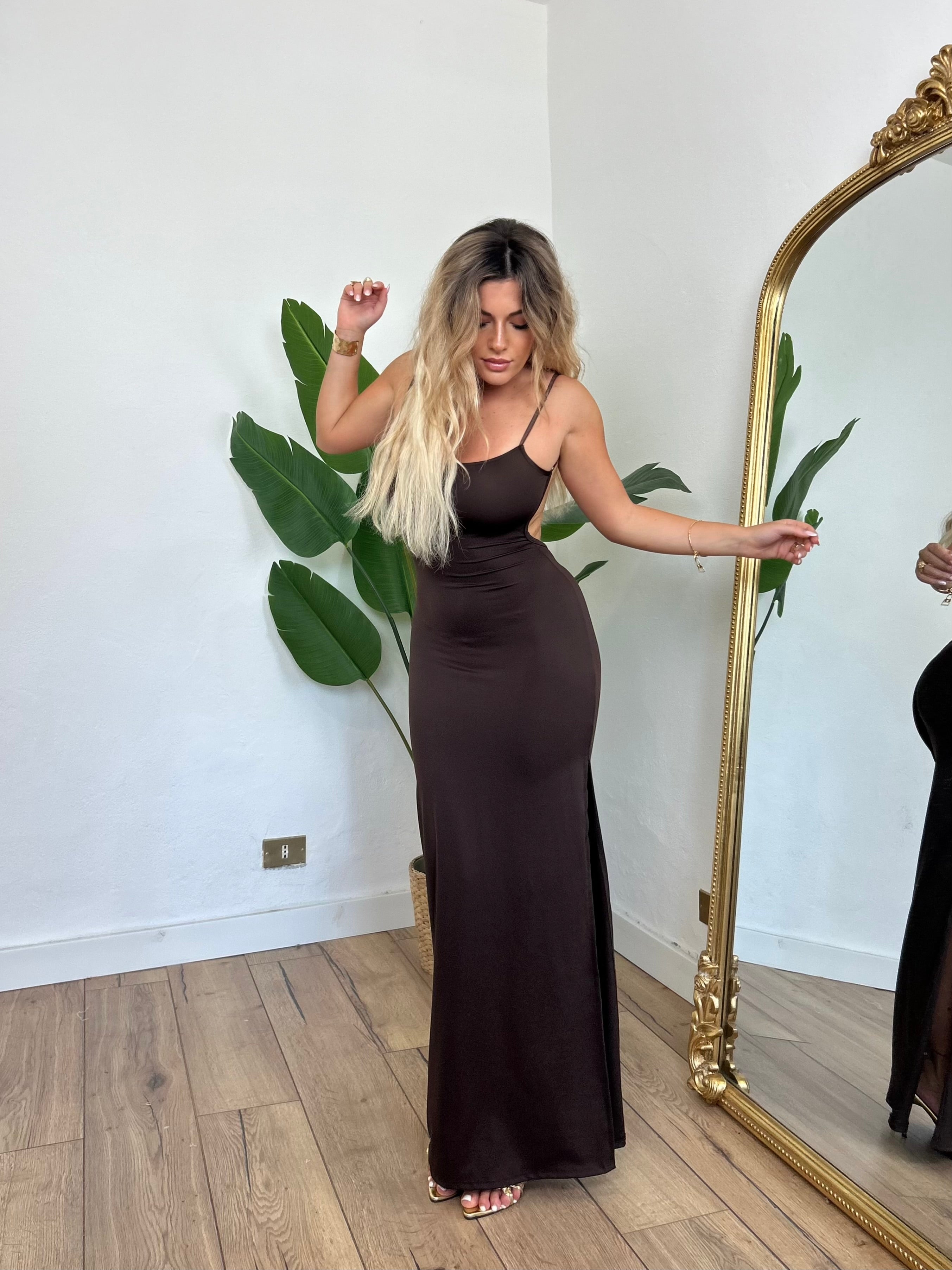 Abito Slim modellante marrone