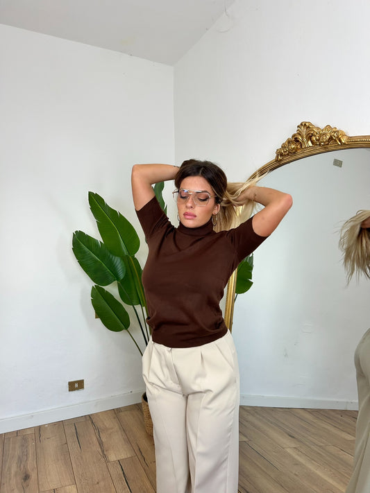 Pullover a collo alto marrone